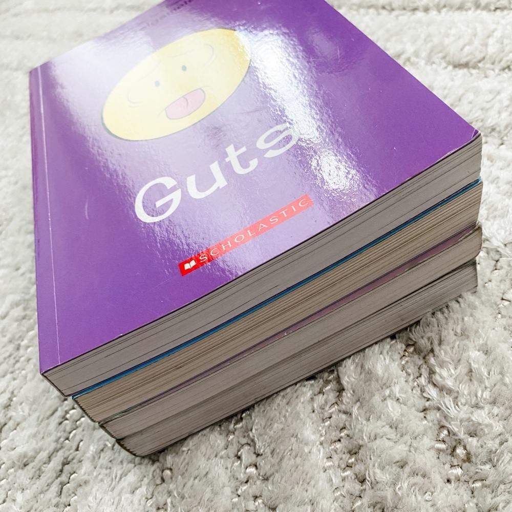 Raina Telgemeier Books - Picture 7 of 10
